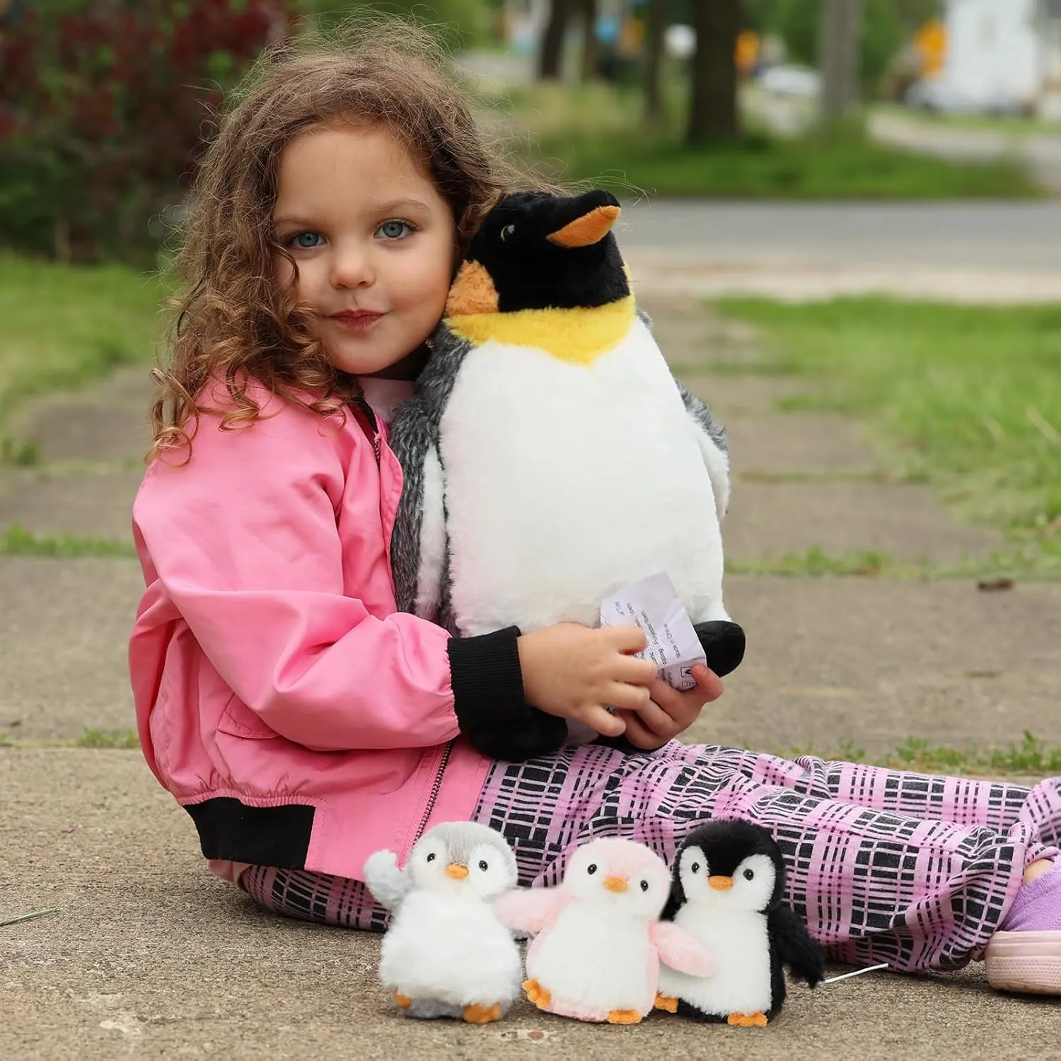4 Pcs Penguin Plush Set, Mom Penguin Stuffed Animal with 3 Stuffed Wind Up Penguin Babies Toy in Mother Penguin's Belly, Christmas Birthday Gift for Kids Girls Boys, Animal Theme Party Decor