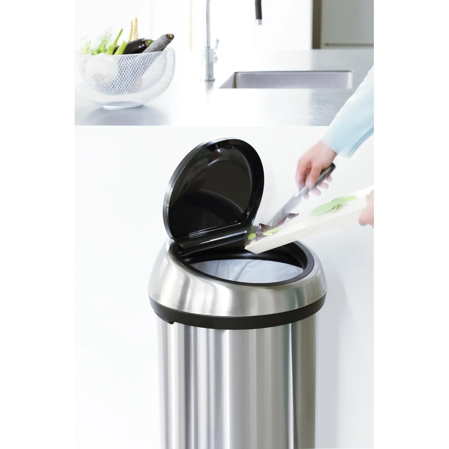 Brabantia Extra Large Kitchen Touch Top Trash Can 60L/16 Gal.