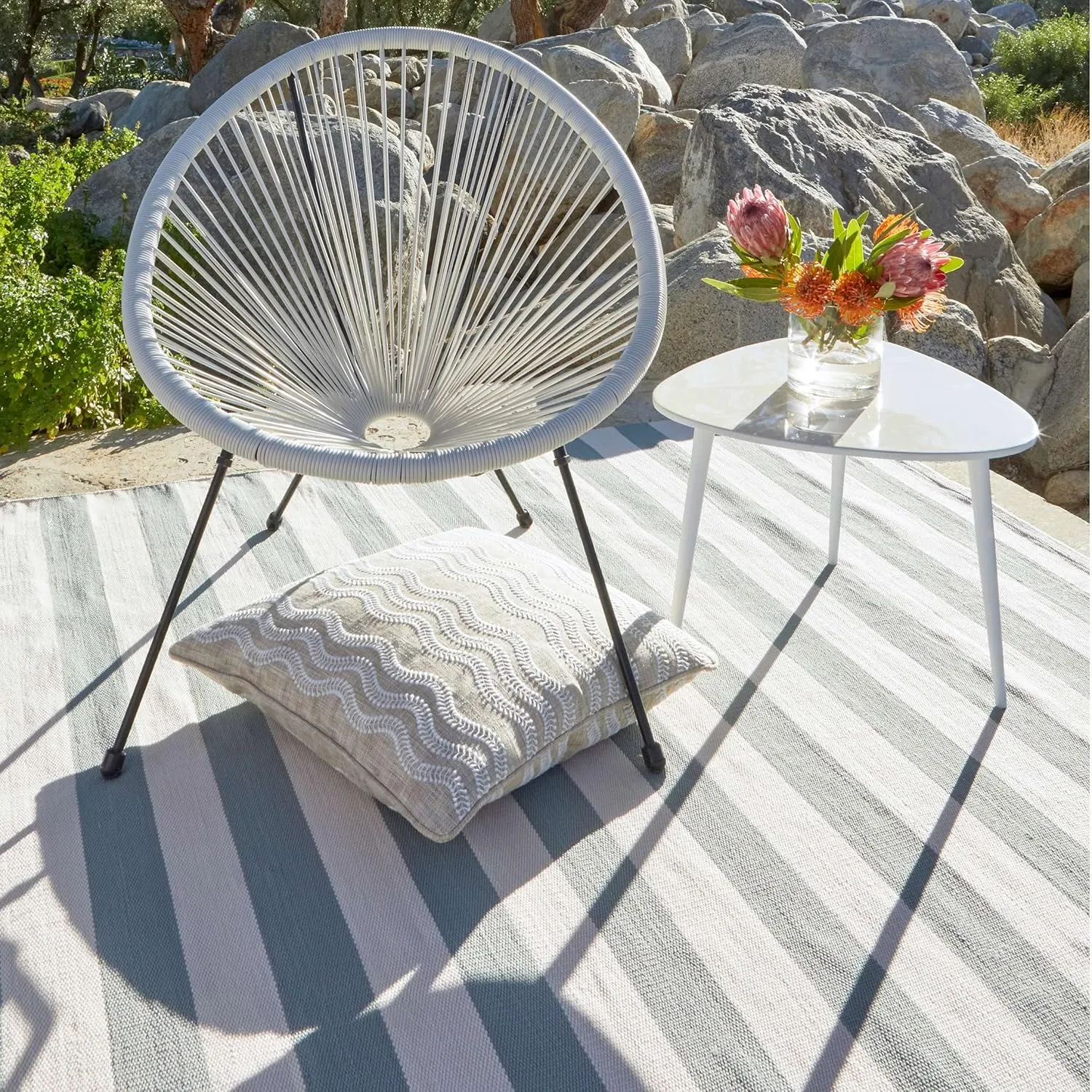 Dash and Albert Catamaran Indoor/Outdoor Area Rug - 6' x 9' Light Blue & Ivory Stripe Handwoven Washable Accent Rug - Fade Resistant, High Traffic Friendly
