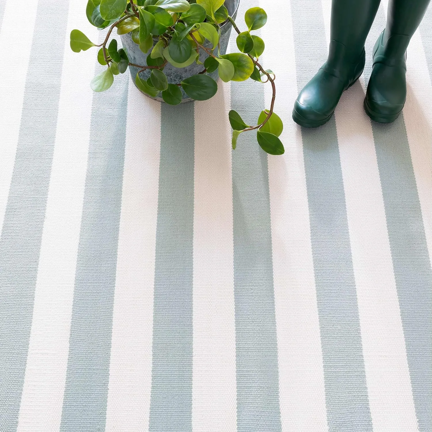 Dash and Albert Catamaran Indoor/Outdoor Area Rug - 6' x 9' Light Blue & Ivory Stripe Handwoven Washable Accent Rug - Fade Resistant, High Traffic Friendly