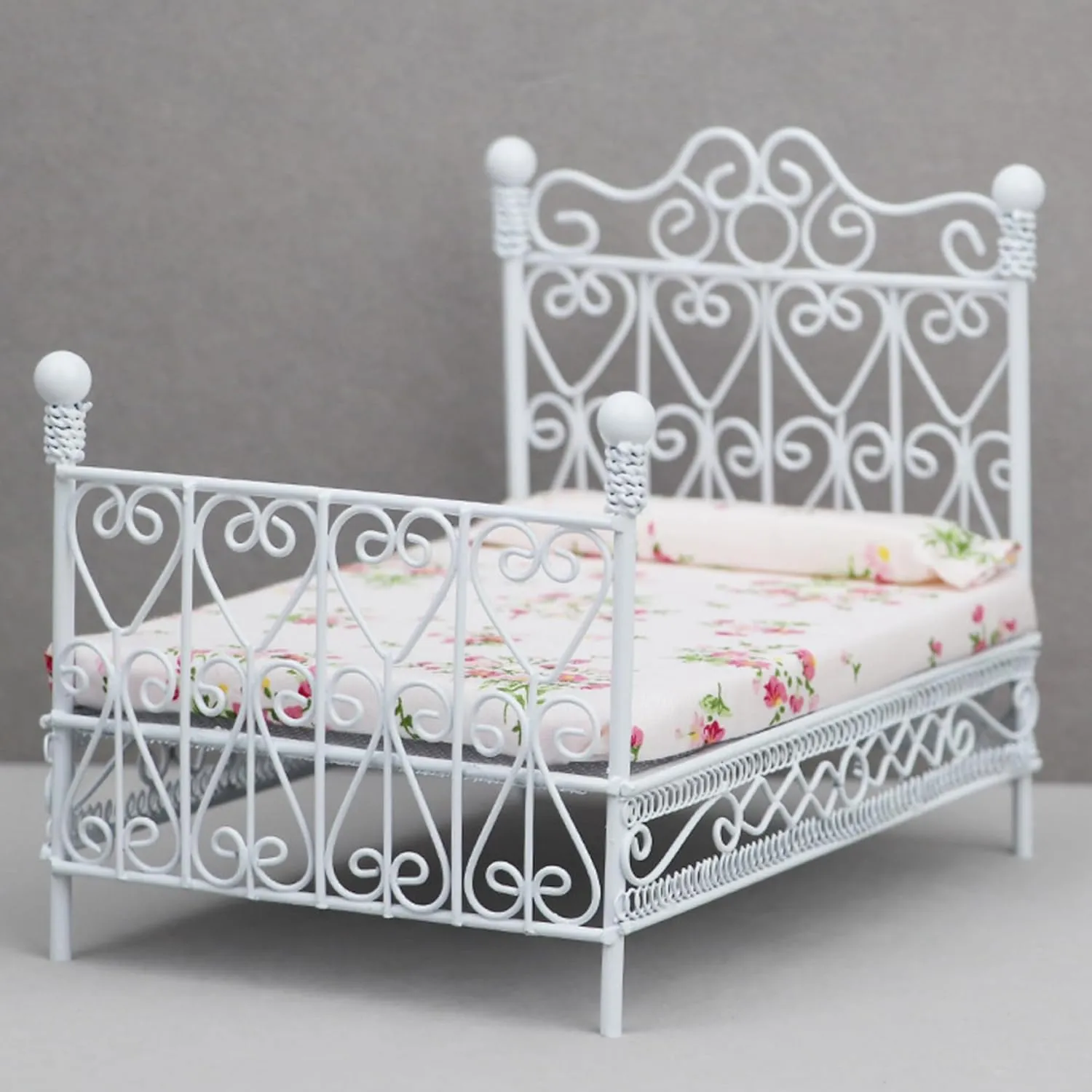 Dollhouse Bed 1:12 Scale Cute Realistic Doll Bed with Mattress & Pillow Mini Bed Creative DIY Miniature Dollhouse Accessories for Children Playing Gift, White Dollhouse Bed
