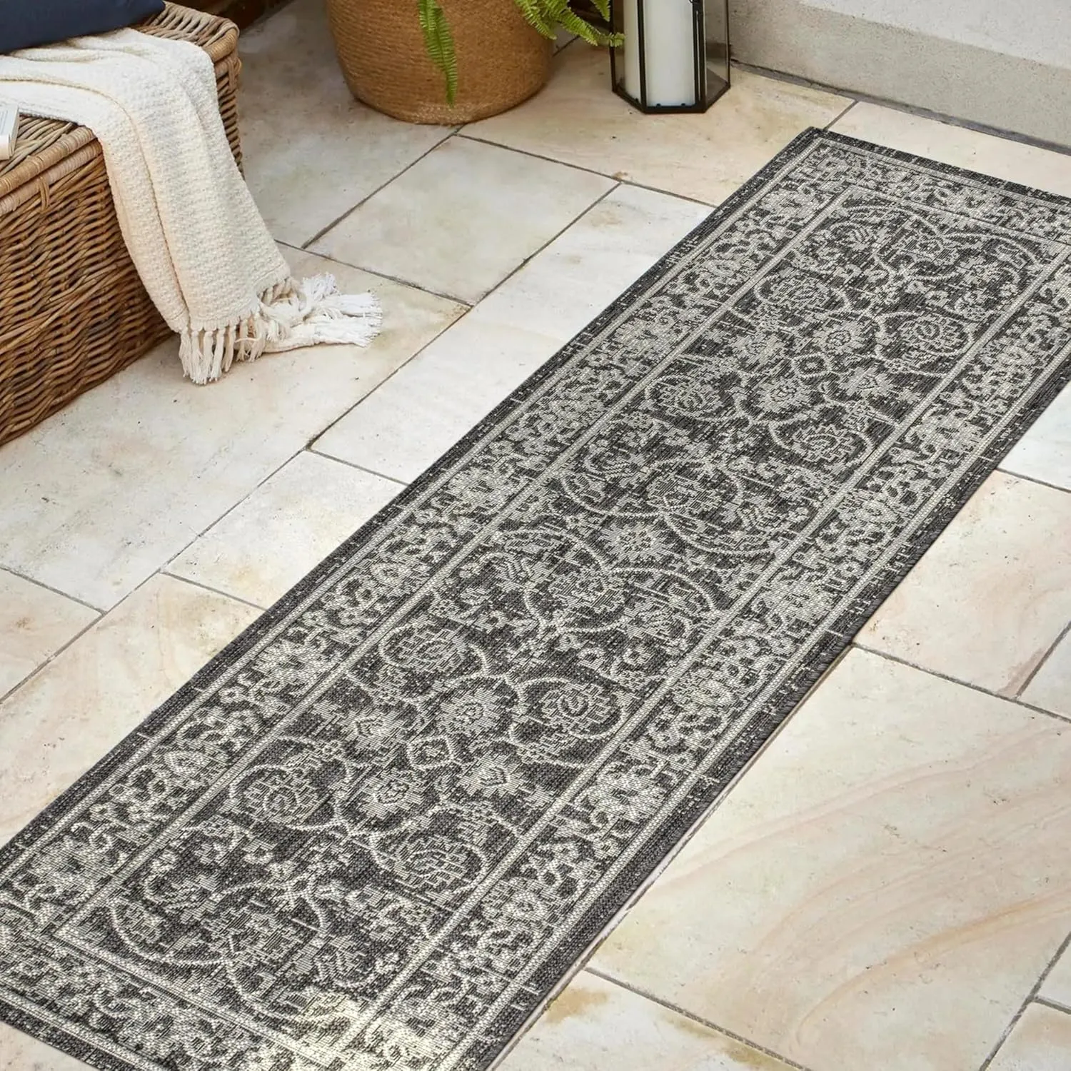 JONATHAN Y SMB103C-28 Palazzo Vine and Border Textured Weave Indoor Outdoor Runner Rug Coastal Bohemian Rustic Glam Easy Cleaning Bedroom Kitchen Backyard Patio Non Shedding, 2 X 8, Black/Gray