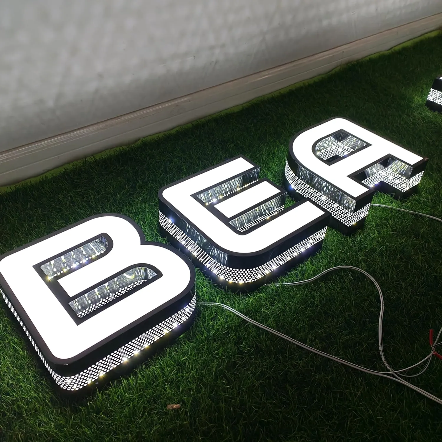 Outdoor Large Lighted Letter 10 to 20 Inch Tall Channel Letters Stainless Steel Lighted Business Signs for Storefront Branding Signage (1 letters)