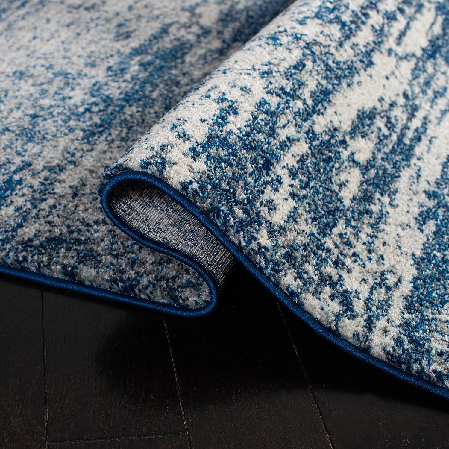 SAFAVIEH Area Rug 8x10 - Evoke Collection - Large - Navy & Ivory, Modern Abstract Design, Non-Shedding & Easy Cleaning, Ideal for Living Room, Bedroom, Office, Dining Space (EVK272A)