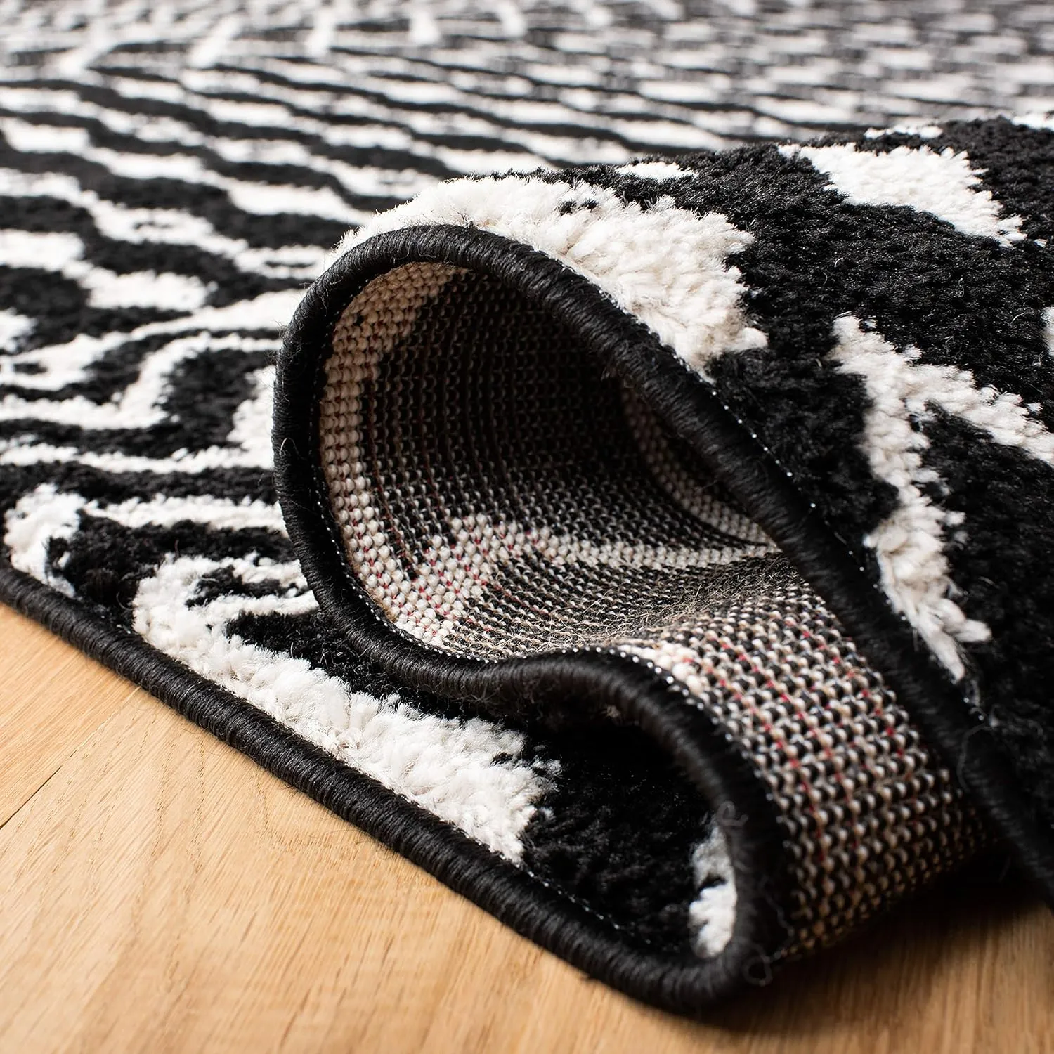 SAFAVIEH Area Rug 8x10 - Tulum Collection - Large - Black & Ivory, Moroccan Boho Distressed Design, Non-Shedding & Easy Cleaning, Ideal for Living Room, Bedroom, Office, Dining Space (TUL270Z)