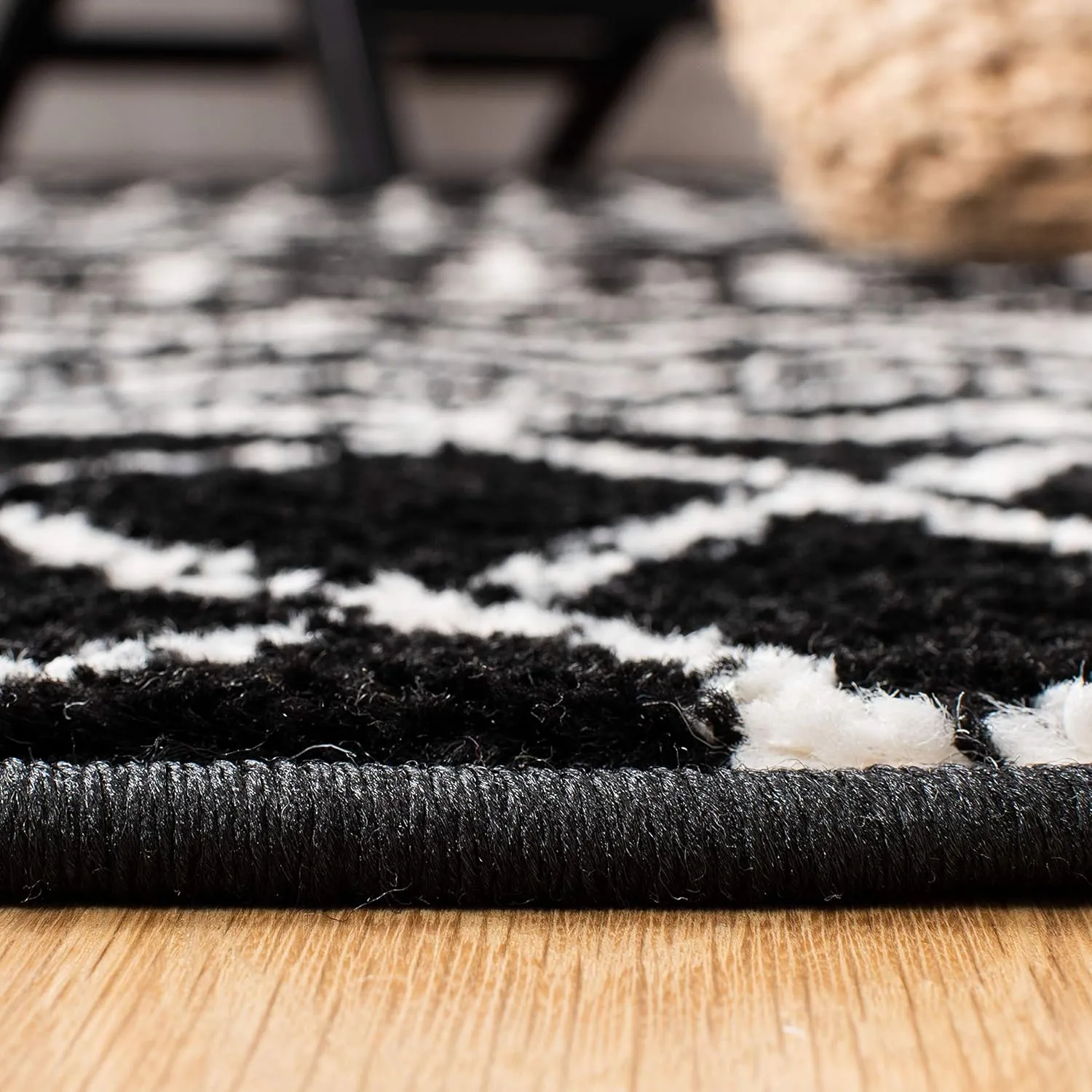 SAFAVIEH Area Rug 8x10 - Tulum Collection - Large - Black & Ivory, Moroccan Boho Distressed Design, Non-Shedding & Easy Cleaning, Ideal for Living Room, Bedroom, Office, Dining Space (TUL270Z)