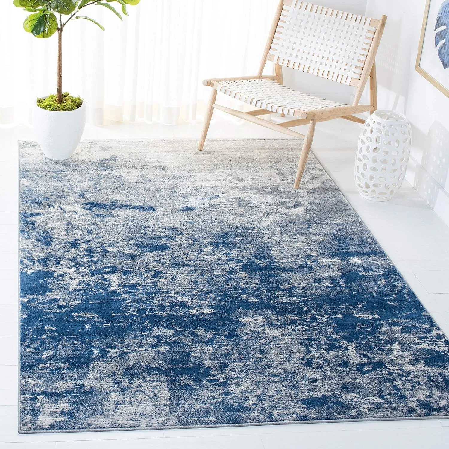 SAFAVIEH Brentwood Collection 6' x 9' Grey / Navy BNT822G Modern Abstract Non-Shedding Living Room Bedroom Dining Home Office Area Rug