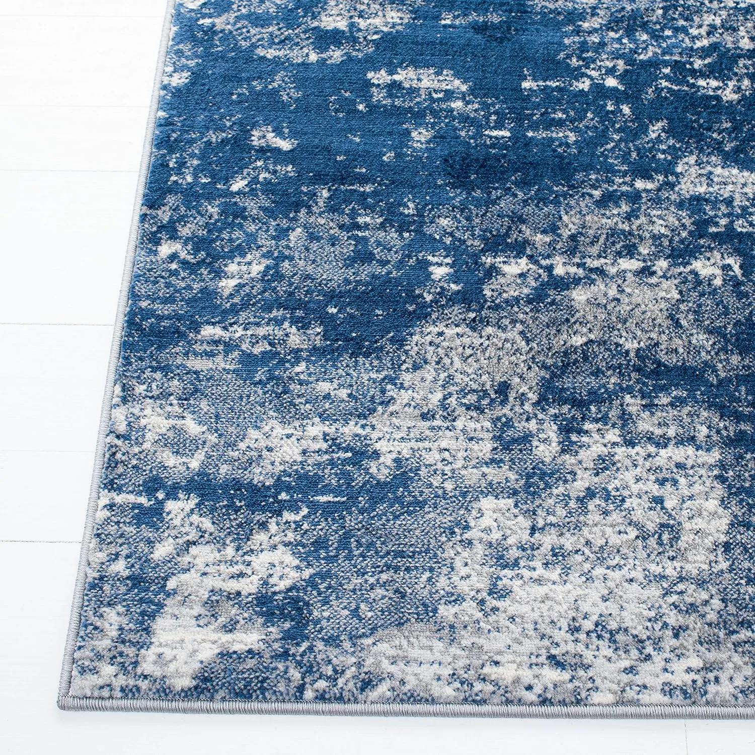 SAFAVIEH Brentwood Collection 6' x 9' Grey / Navy BNT822G Modern Abstract Non-Shedding Living Room Bedroom Dining Home Office Area Rug