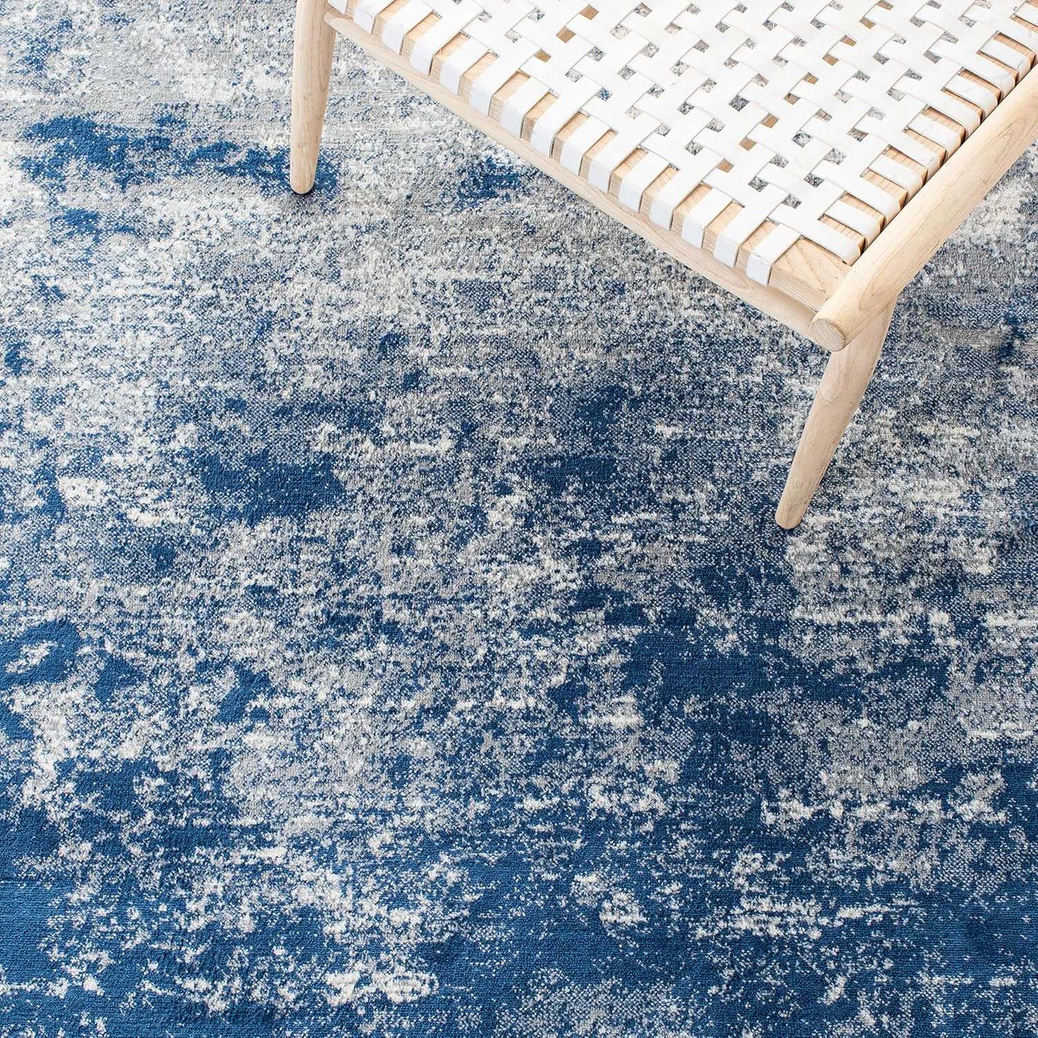 SAFAVIEH Brentwood Collection 6' x 9' Grey / Navy BNT822G Modern Abstract Non-Shedding Living Room Bedroom Dining Home Office Area Rug