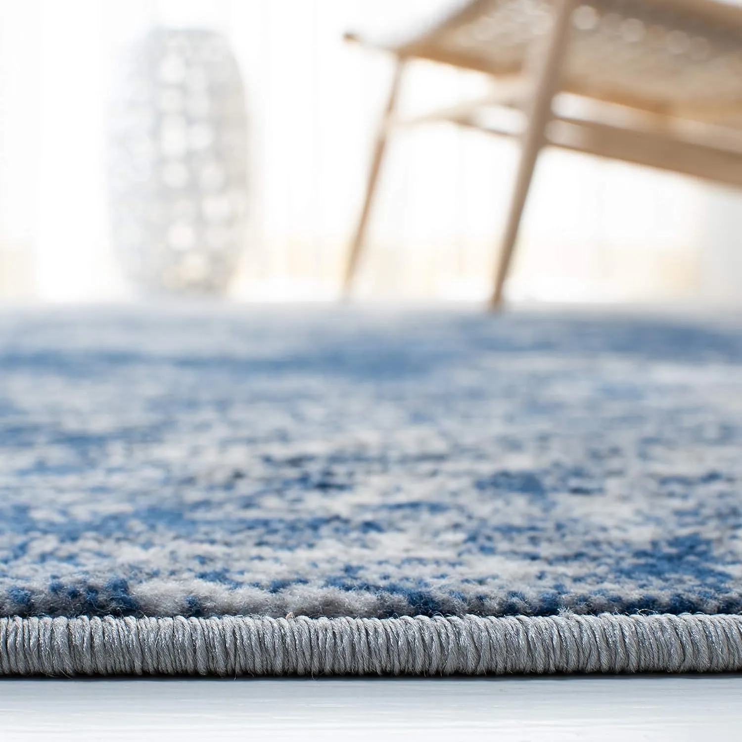 SAFAVIEH Brentwood Collection 6' x 9' Grey / Navy BNT822G Modern Abstract Non-Shedding Living Room Bedroom Dining Home Office Area Rug