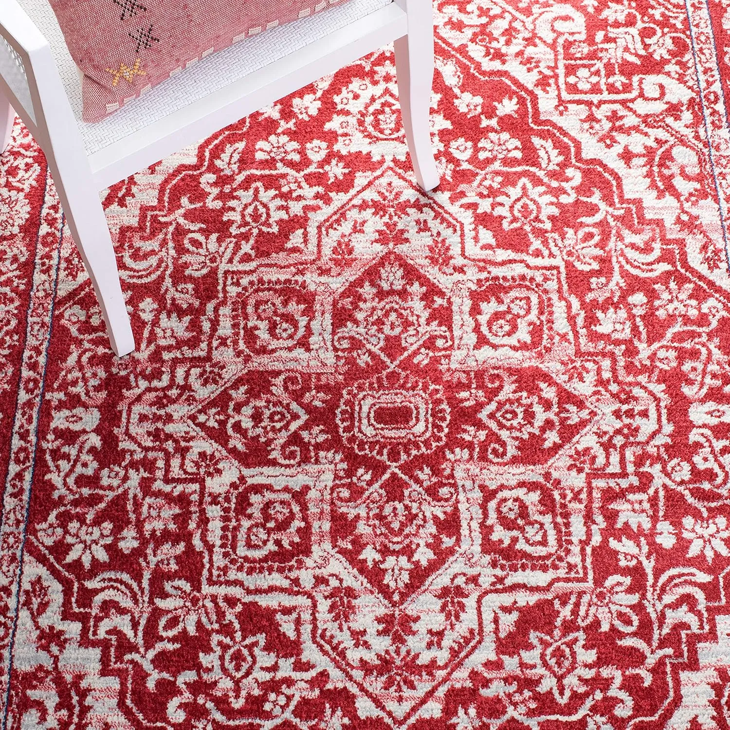 SAFAVIEH Brentwood Collection 8' x 10' Red / Ivory BNT832Q Medallion Distressed Non-Shedding Living Room Bedroom Dining Home Office Area Rug