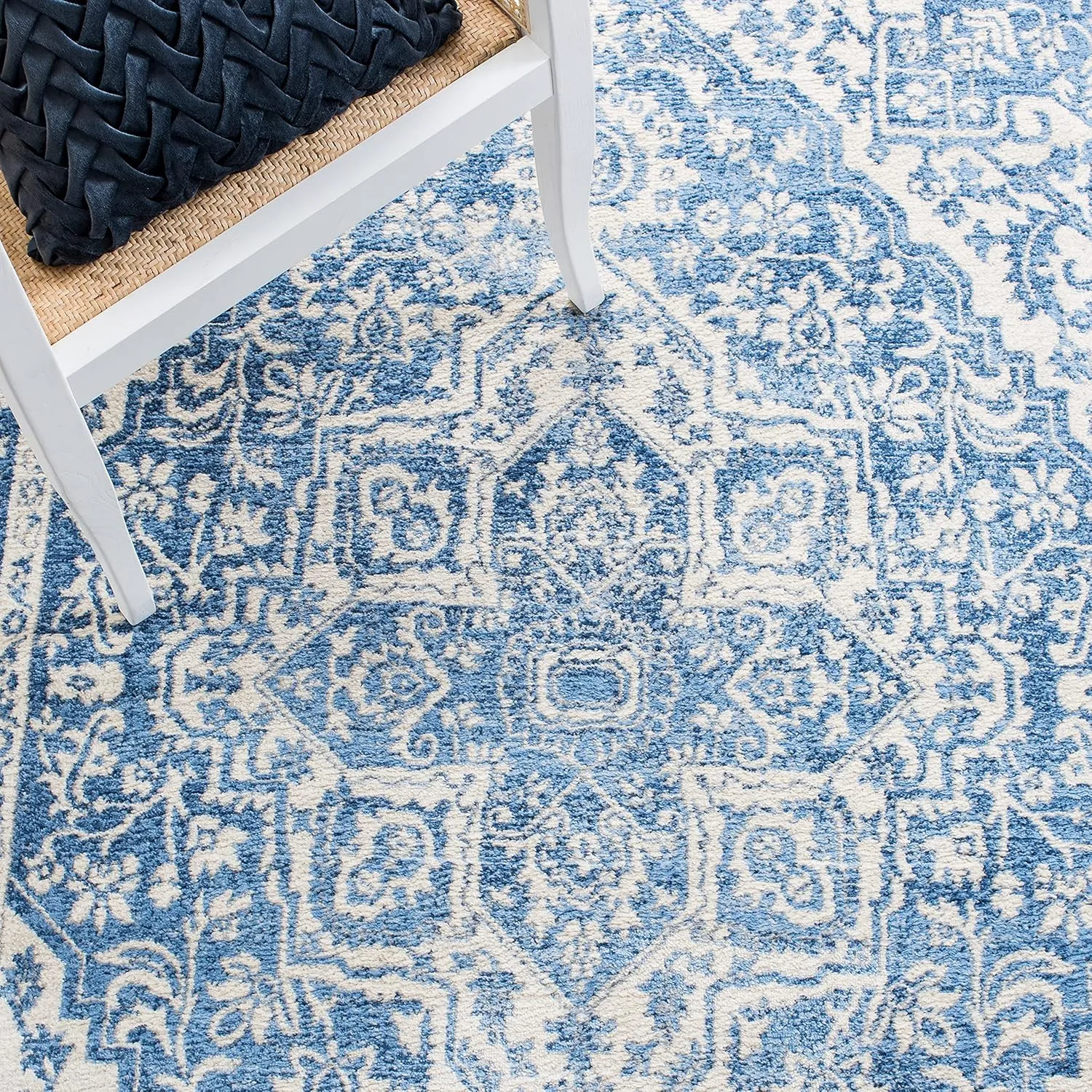 SAFAVIEH Brentwood Collection Area Rug - 12' x 18', Ivory & Navy, Oriental Design, Stain Resistant, Ideal for High Traffic Areas in Living Room, Bedroom & Dining Room (BNT832A-1218)