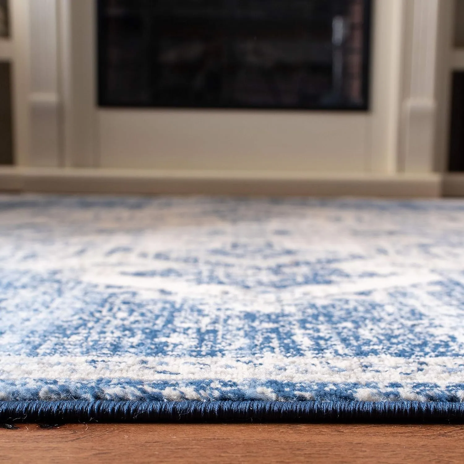 SAFAVIEH Brentwood Collection Area Rug - 8' x 10', Ivory & Navy, Medallion Distressed Design, Non-Shedding & Easy Care, Ideal for High Traffic Areas in Living Room, Bedroom (BNT865A)