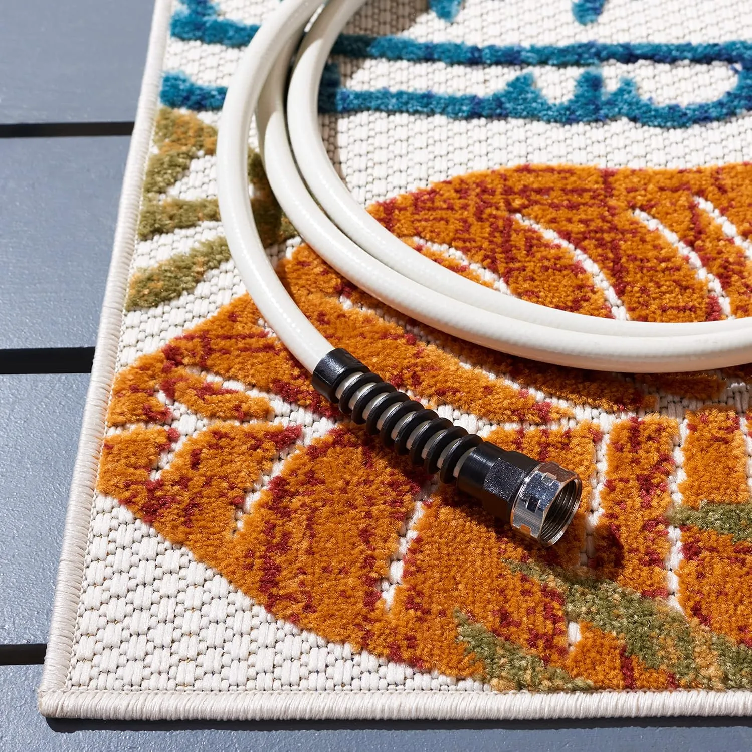 SAFAVIEH Cabana Collection Runner Rug - 2' x 6', Creme & Red, Botanical Design, Non-Shedding & Easy Care, Indoor/Outdoor & Washable-Ideal for Patio, Backyard, Mudroom (CBN831A)