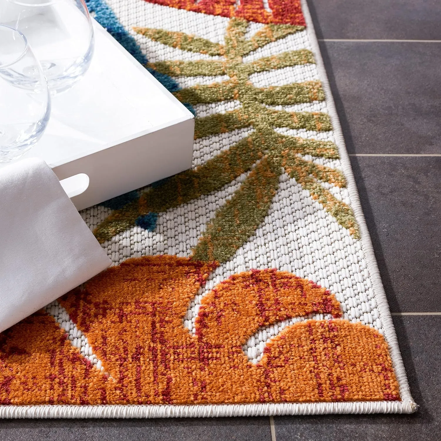 SAFAVIEH Cabana Collection Runner Rug - 2' x 6', Creme & Red, Botanical Design, Non-Shedding & Easy Care, Indoor/Outdoor & Washable-Ideal for Patio, Backyard, Mudroom (CBN831A)