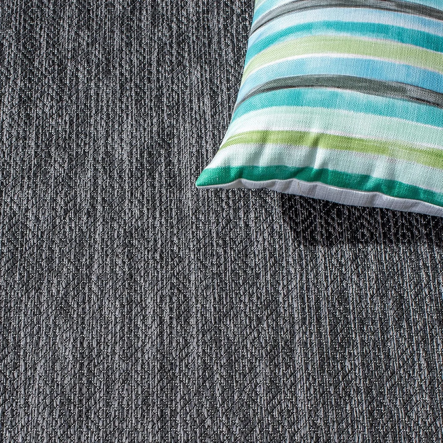 SAFAVIEH Courtyard Collection 2' x 3'7" Black/Grey CY8520 Solid Indoor/ Outdoor Waterproof Easy Cleaning Patio Backyard Mudroom Accent Rug