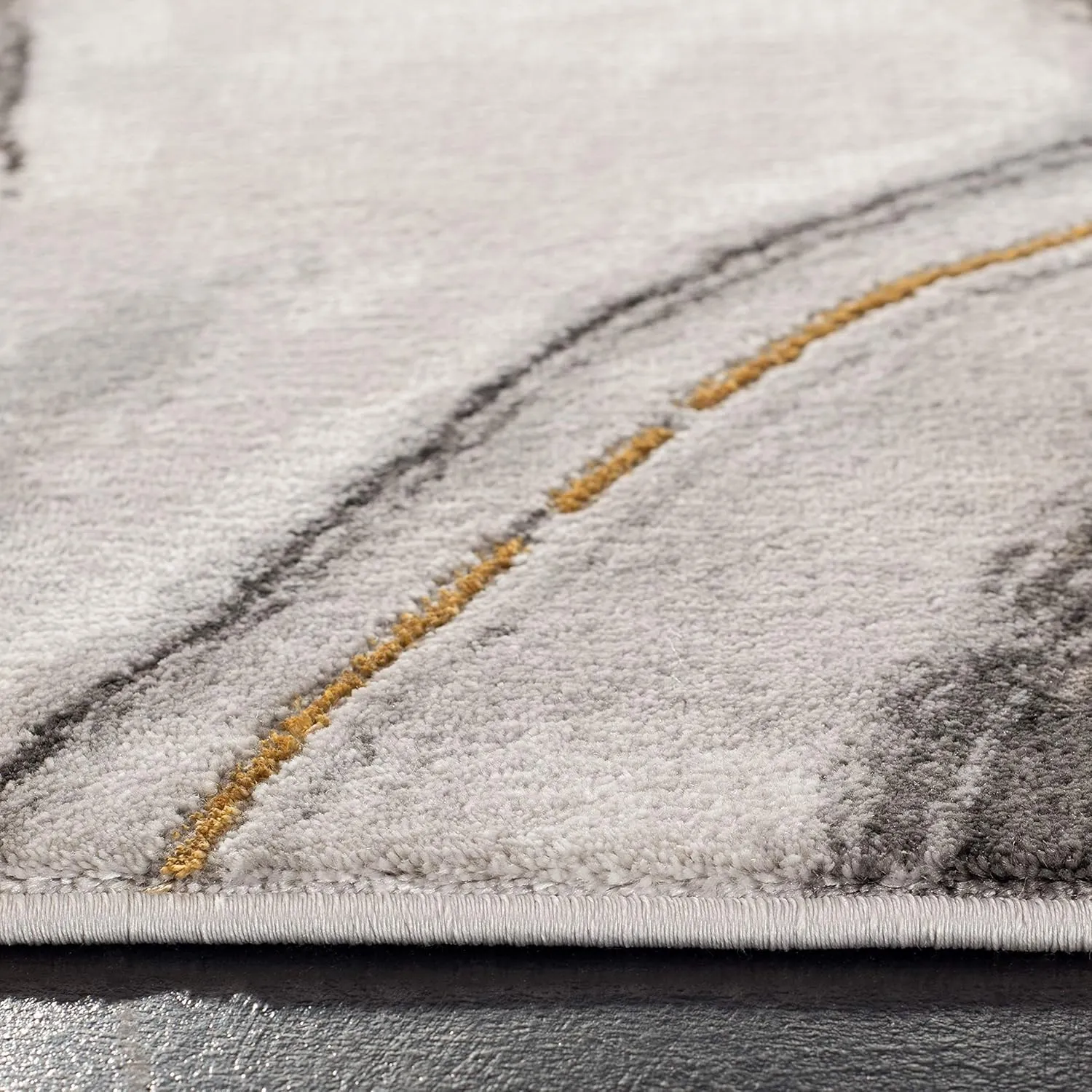 SAFAVIEH Craft Collection Area Rug - 6'7" x 9', Grey & Gold, Modern Abstract Design, Non-Shedding & Easy Care, Ideal for High Traffic Areas in Living Room, Bedroom (CFT819F)