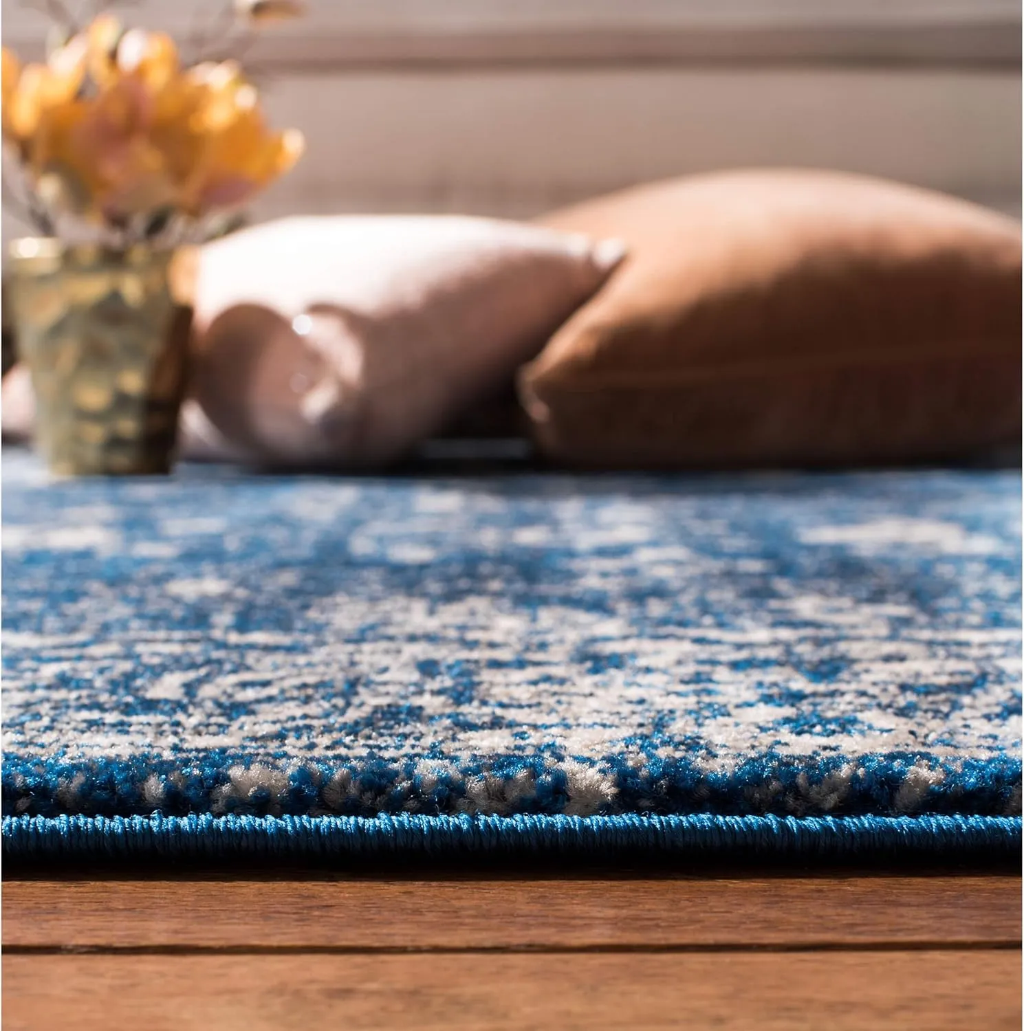 SAFAVIEH Evoke Collection 10' x 14' Navy/Ivory EVK270A Shabby Chic Distressed Non-Shedding Living Room Bedroom Dining Home Office Area Rug