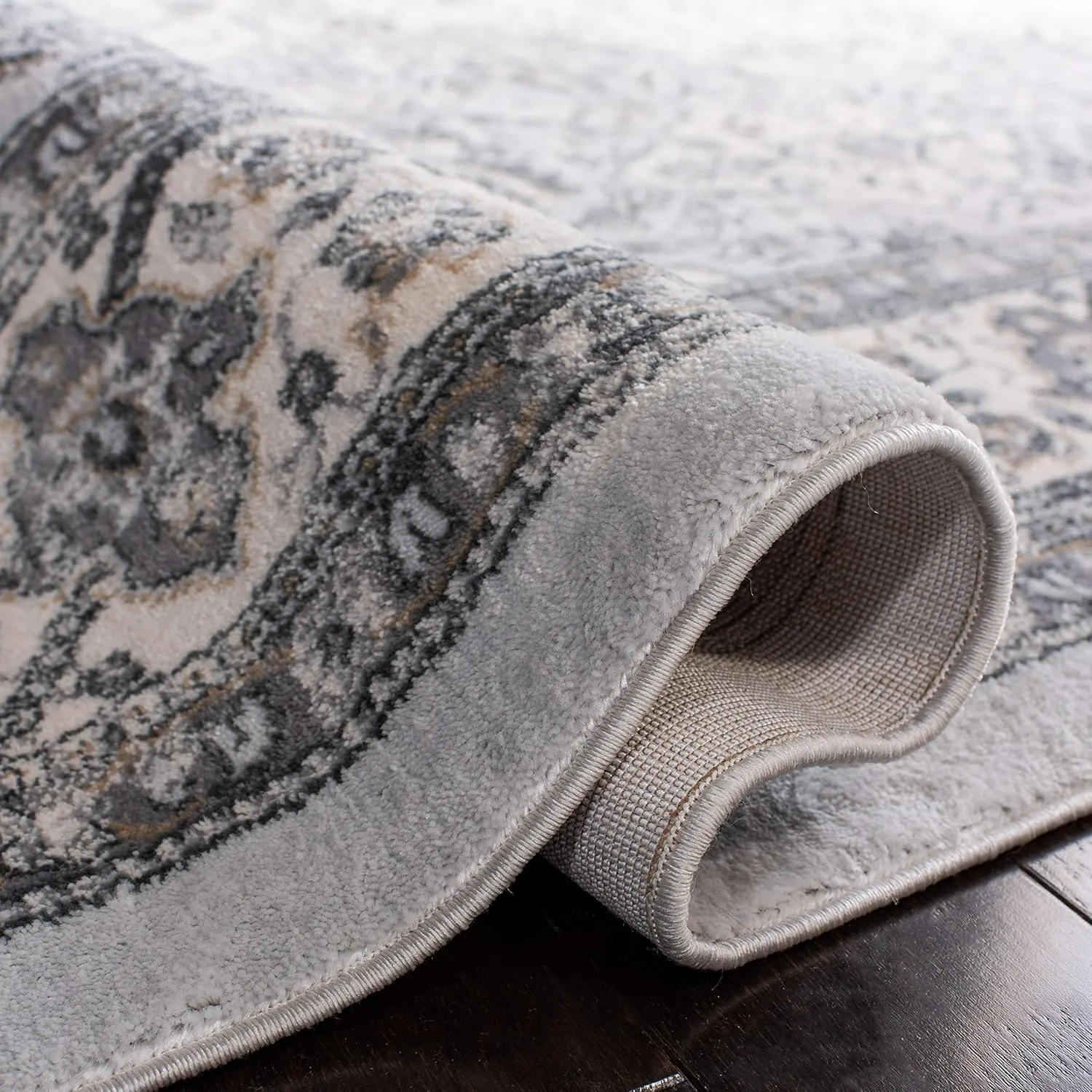SAFAVIEH Isabella Collection Accent Rug - 2'2" x 5', Dark Grey & Cream, Oriental Design, Non-Shedding & Easy Care, Ideal for High Traffic Areas in Entryway, Living Room, Bedroom (ISA916H)