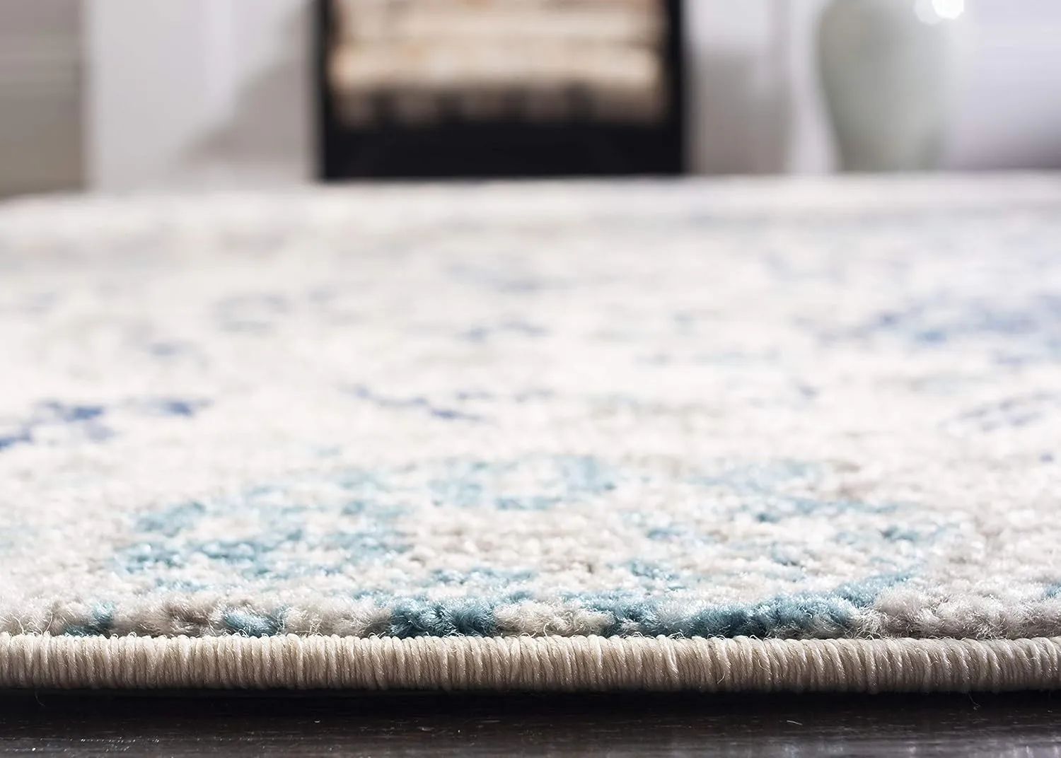 SAFAVIEH Madison Collection Runner Rug - 2'3" x 6', Cream & Light Grey, Boho Chic Glam Paisley Design, Non-Shedding & Easy Care, Ideal for High Traffic Areas in Living Room, Bedroom (MAD600C)