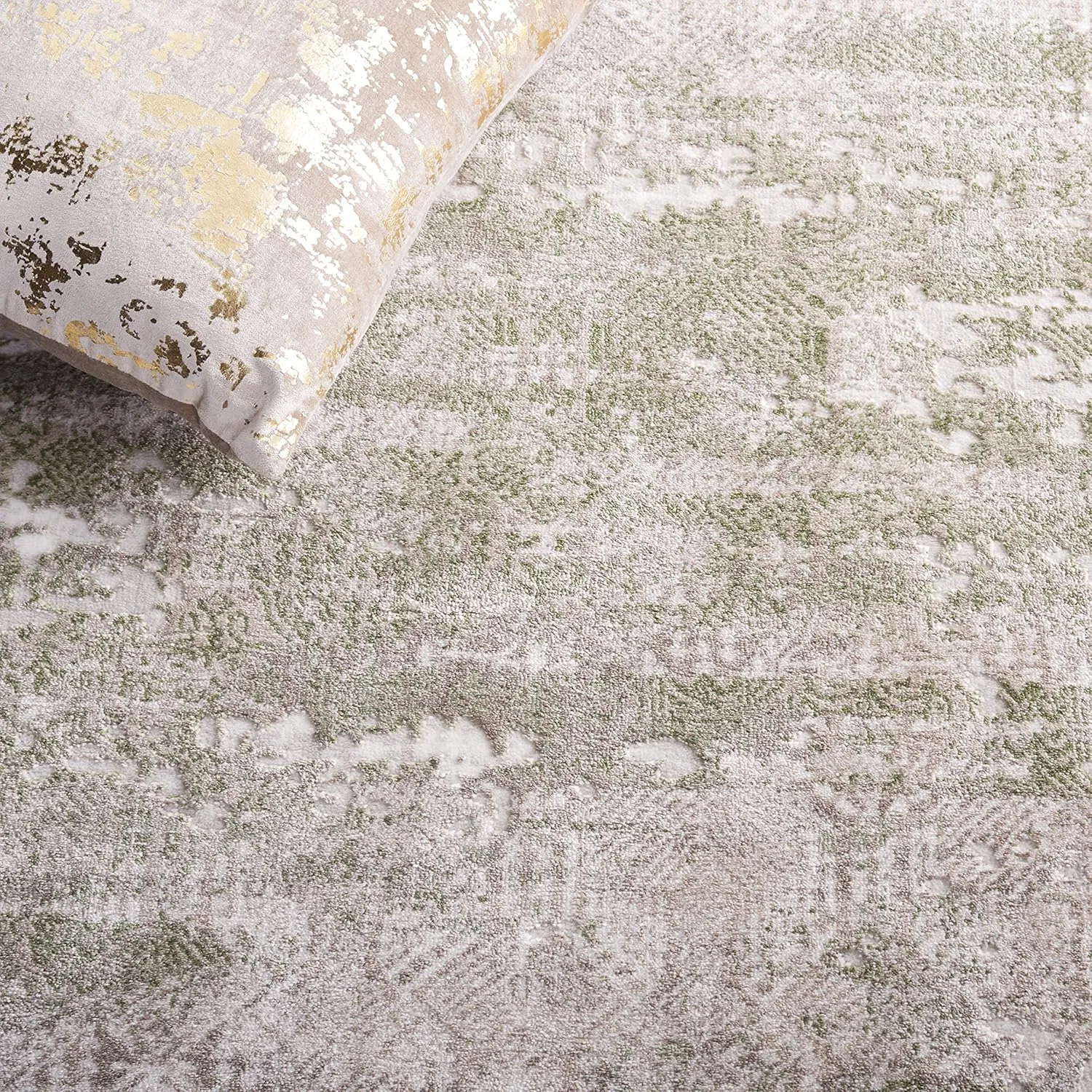 SAFAVIEH Meadow Collection Area Rug - 9' x 12', Beige & Sage, Modern Abstract Design, Non-Shedding & Easy Care, Ideal for High Traffic Areas in Living Room, Bedroom (MDW585C)