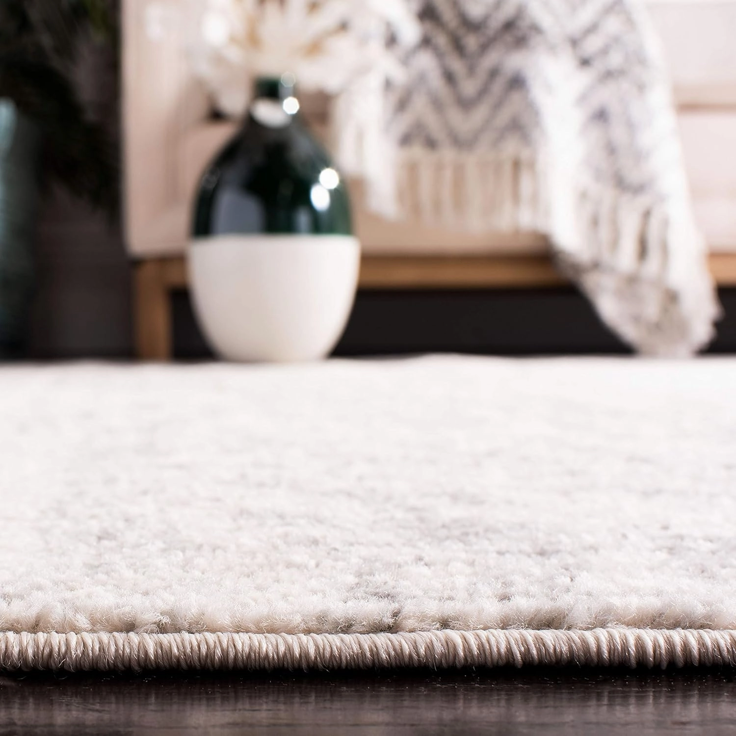 SAFAVIEH Area Rug 8x10 - Madison Collection - Large - Silver & Ivory, Snowflake Medallion Distressed Design, Non-Shedding & Easy Cleaning, Ideal for Living Room, Bedroom, Office, Dining (MAD603G)