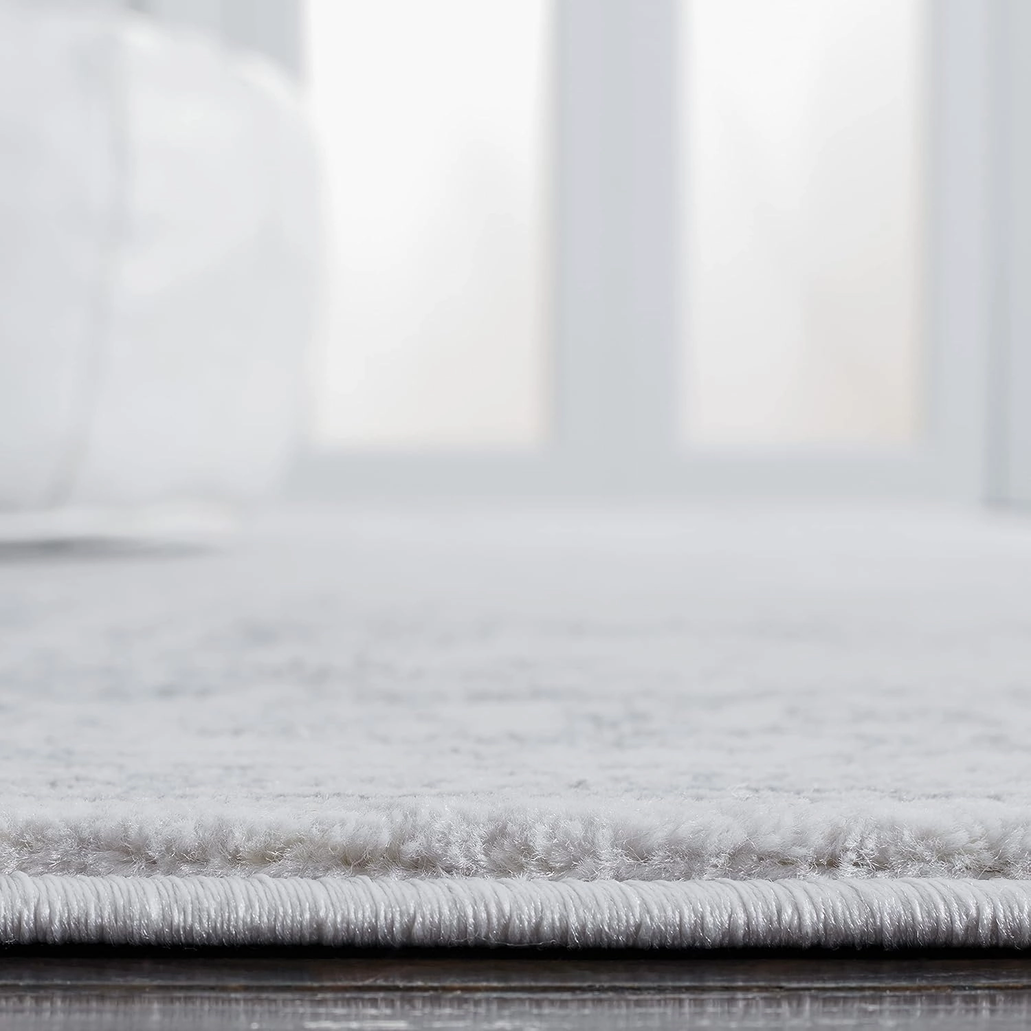 SAFAVIEH Carnegie Collection Area Rug - 8' x 10', Cream & Dark Grey, Vintage Distressed Design, Non-Shedding & Easy Care, Ideal for High Traffic Areas in Living Room, Bedroom (CNG631K)