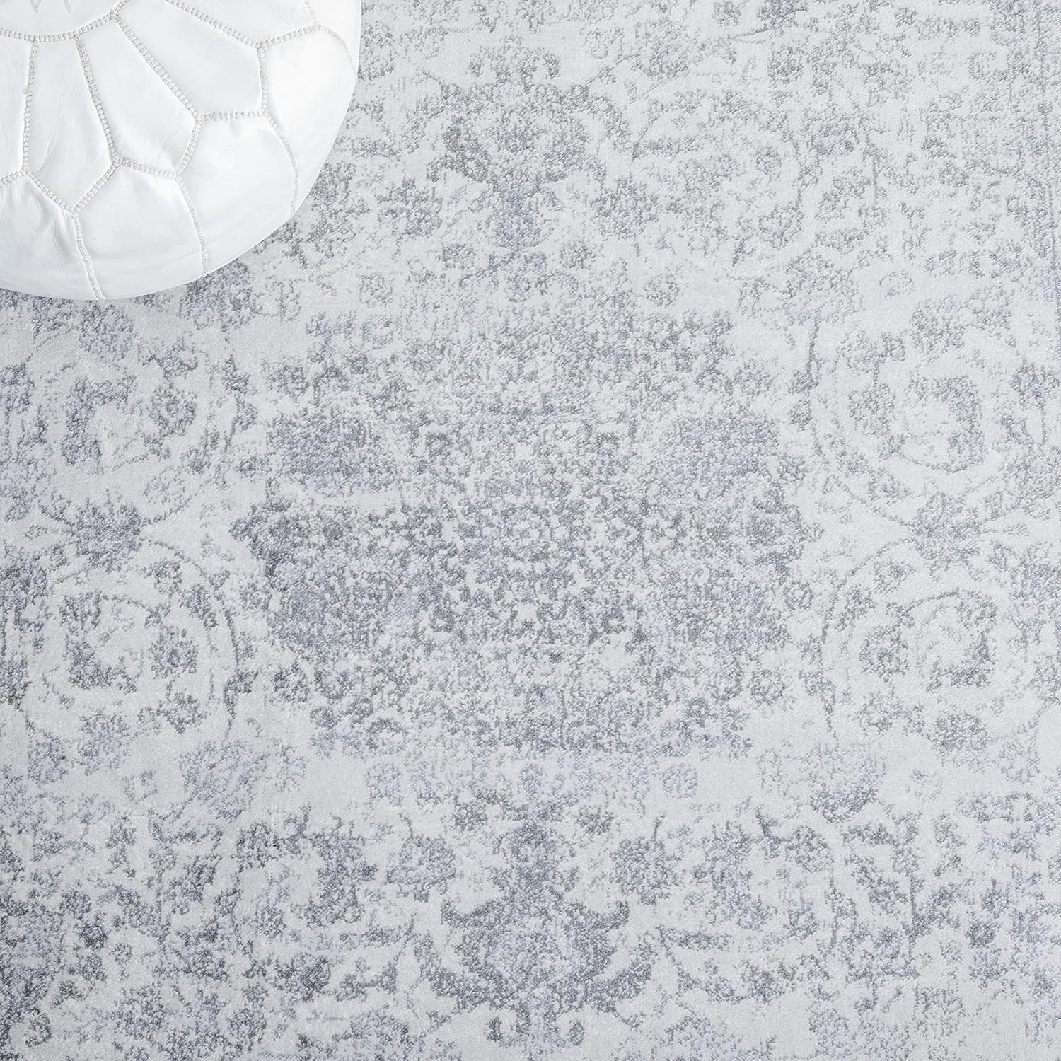 SAFAVIEH Carnegie Collection Area Rug - 8' x 10', Cream & Dark Grey, Vintage Distressed Design, Non-Shedding & Easy Care, Ideal for High Traffic Areas in Living Room, Bedroom (CNG631K)