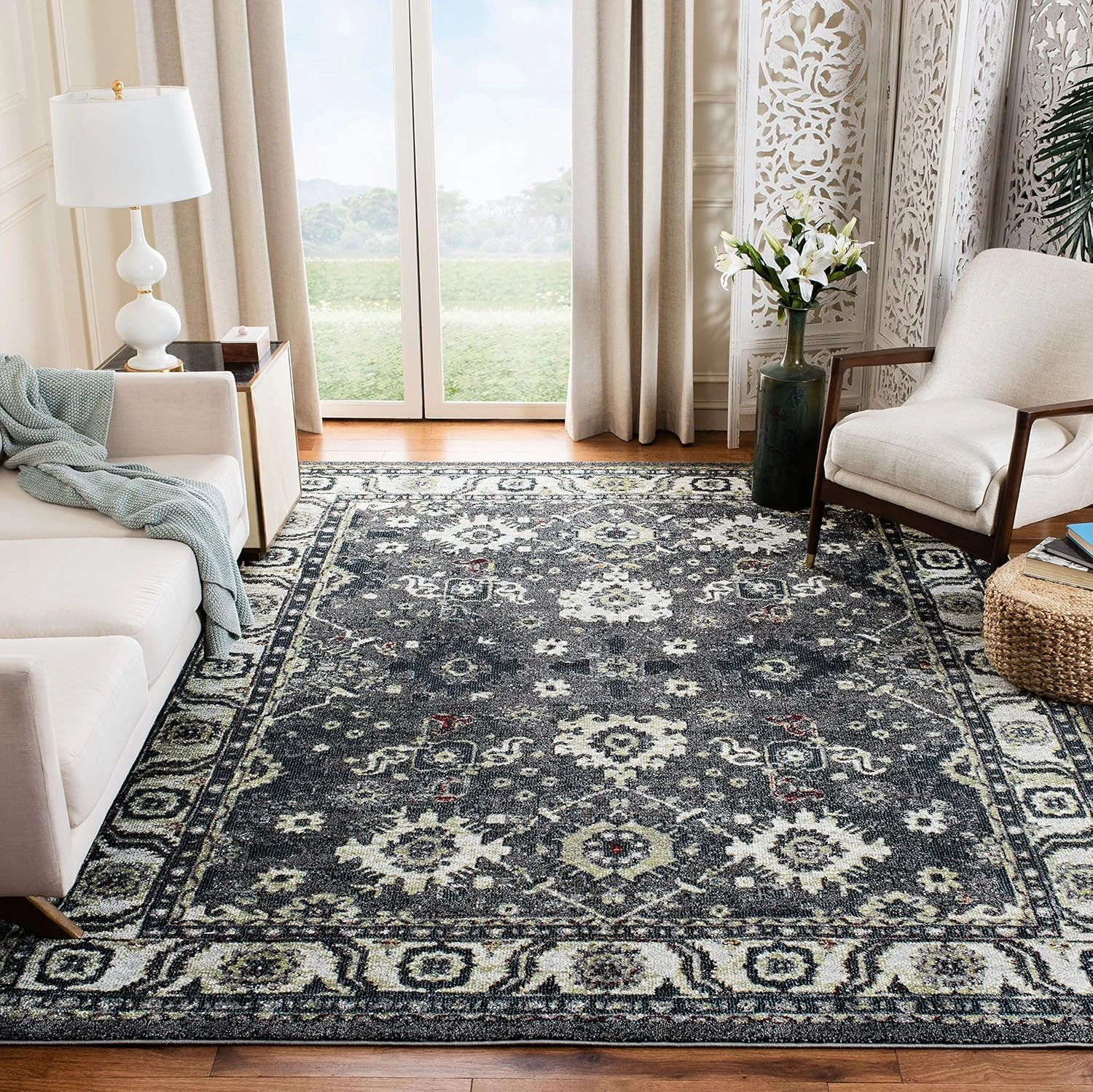 SAFAVIEH Vintage Hamadan Collection Area Rug - 8' x 10', Dark Grey & Ivory, Traditional Persian Design, Non-Shedding & Easy Care, Ideal for High Traffic Areas in Living Room, Bedroom (VTH214M)