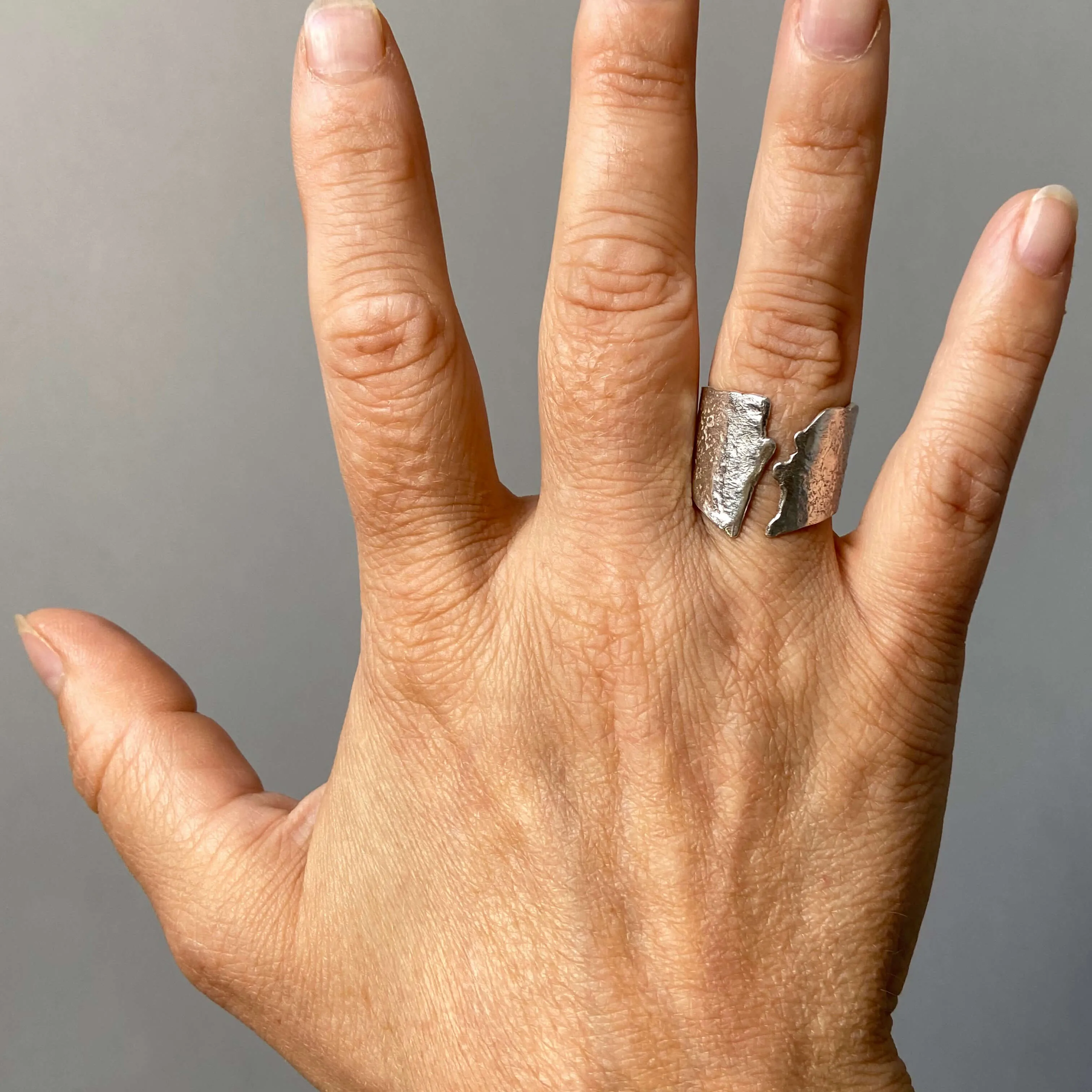Simple wide ring