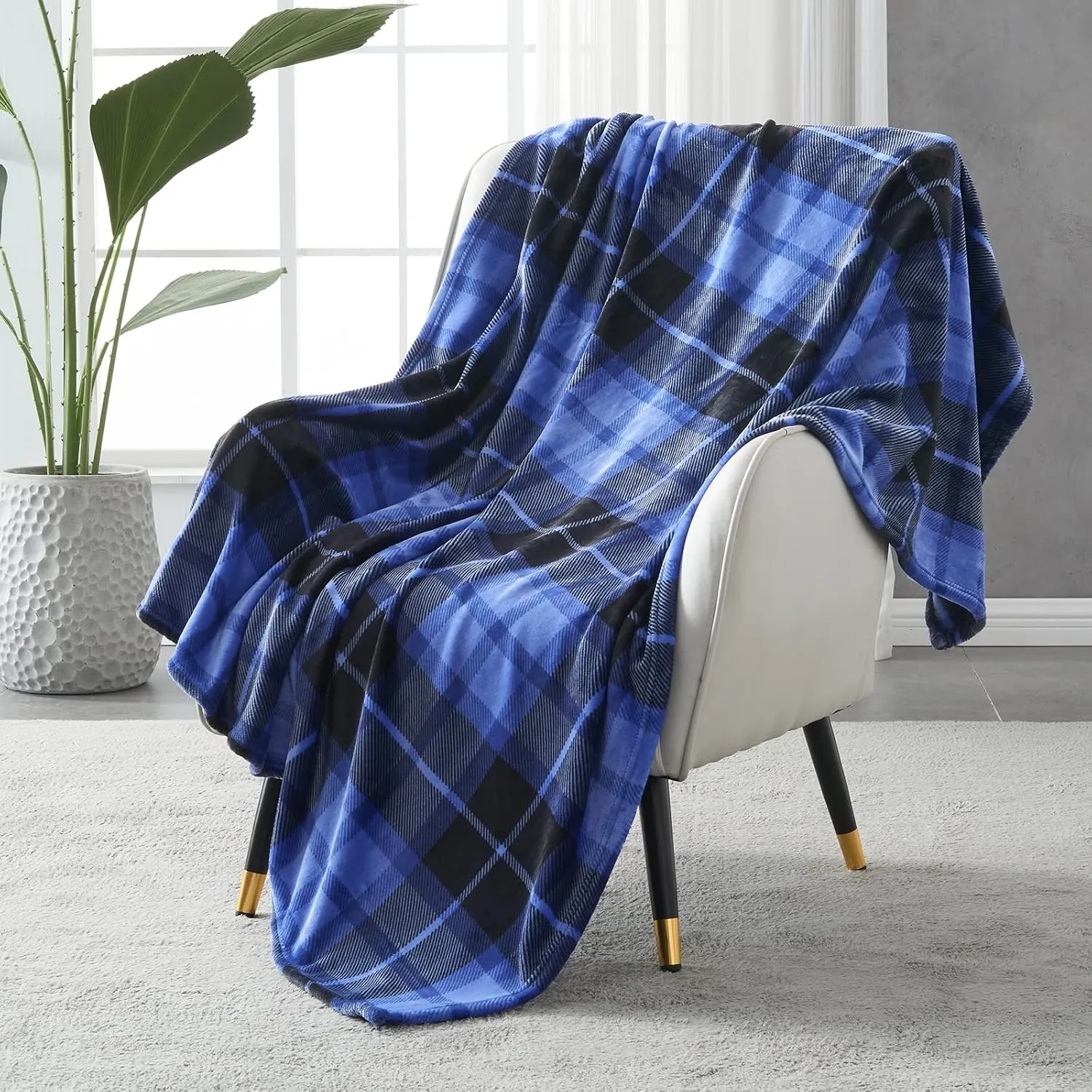 SOCHOW Flannel Fleece Throw Blanket 50 x 60 Inches, All Season Plaid Blue Blanket for Bed, Couch, Car