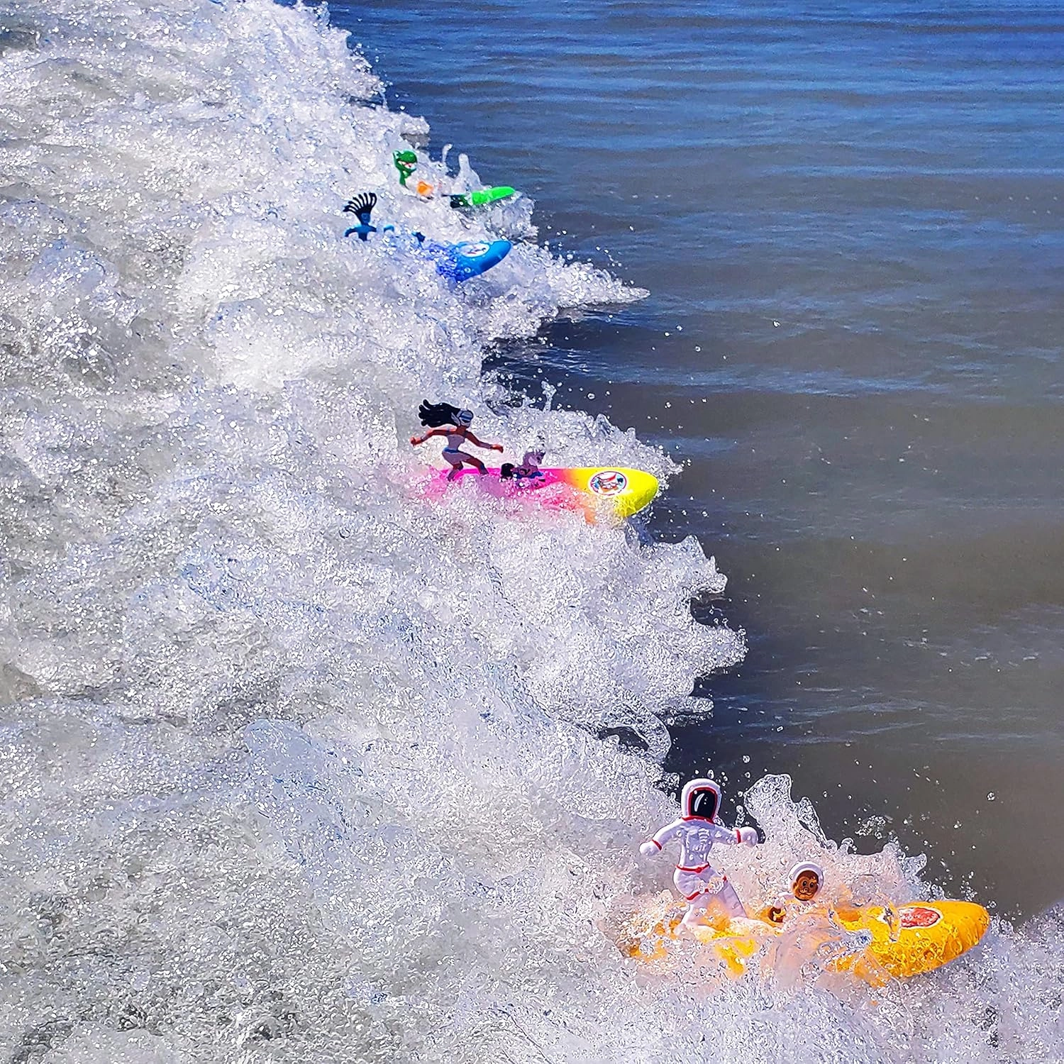 Surfer Dudes Legends & Surfer Pets Wave Powered Mini-Surfer, Pet and Surfboard Beach Toy - H2O and Rusty