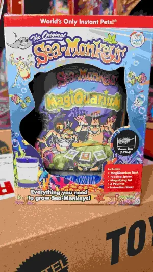 The Original Sea Monkeys - Magiquarium - Grow Your Own Pets Science Kit- Includes Eggs, Food, and Water Purifier