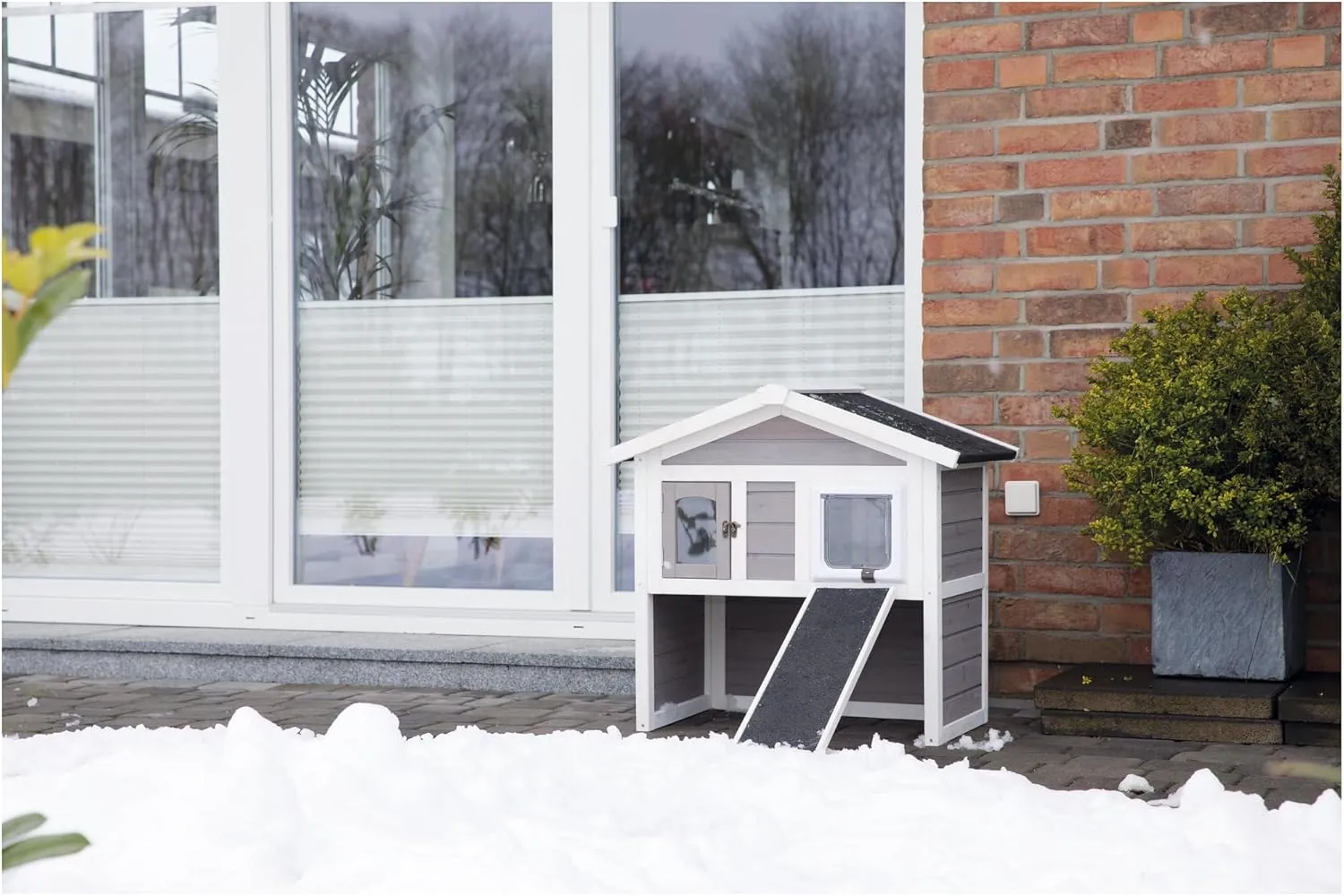 TRIXIE Insulated Outdoor Cat House, Weatherproof 2-Story Cat Home with a Ramp, 2 Covered Openings, Spacious Outdoor Shelter to Rest and Play with, Pewter & White Fir Wood