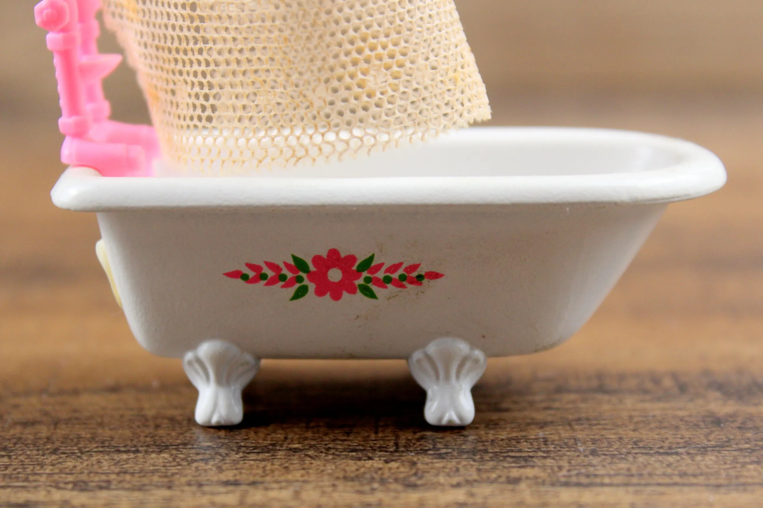 Vintage Half Scale 1:24 Miniature Dollhouse Mattel The Littles Collection Bathtub